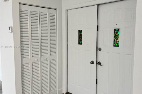 Снять в аренду виллу или дом в Корал-Спрингс, Флорида 4 спальни, 173.73м2, № 2031080 - фото 24