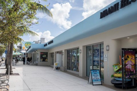 Apartment in Pompano Beach, Florida 2 bedrooms, 78.04 sq.m. № 775782 - photo 1