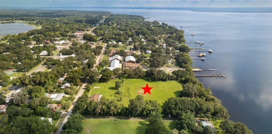 Land in Crescent City, Florida № 767941