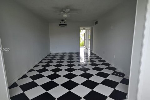 Copropriété à louer à Sunrise, Floride: 1 chambre, 59.46 m2 № 1991120 - photo 2