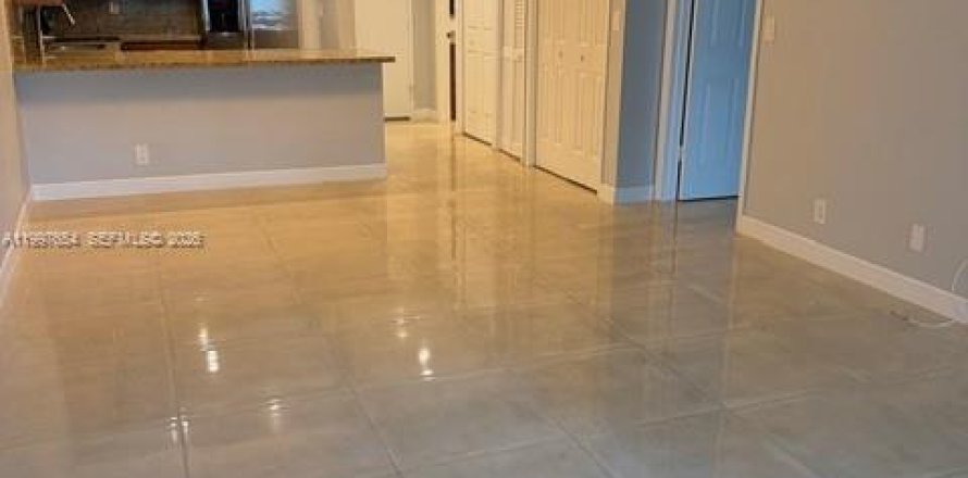 Condo in Weston, Florida, 1 bedroom № 2074518