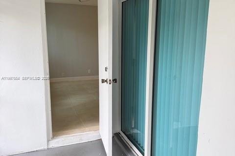 Condo in Weston, Florida, 1 bedroom № 2074518 - photo 5