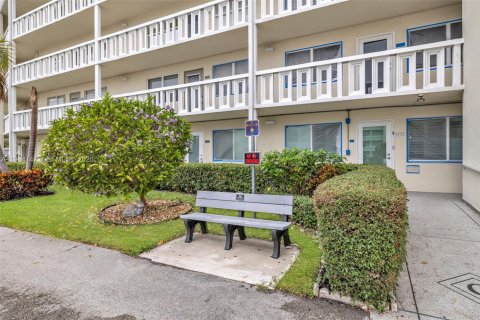 Condominio en venta en Deerfield Beach, Florida, 2 dormitorios, 92.9 m2 № 2003009 - foto 27