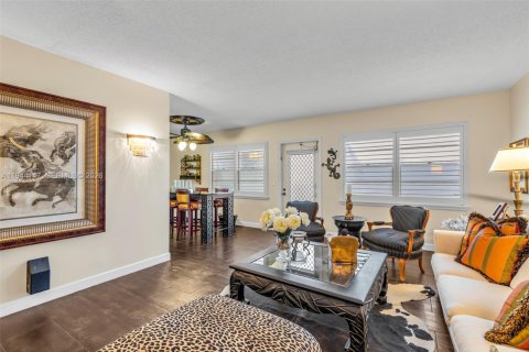 Condominio en venta en Deerfield Beach, Florida, 2 dormitorios, 92.9 m2 № 2003009 - foto 11