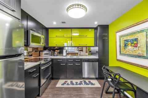 Condominio en venta en Deerfield Beach, Florida, 2 dormitorios, 92.9 m2 № 2003009 - foto 3