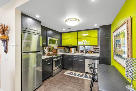 Condominio en venta en Deerfield Beach, Florida, 2 dormitorios, 92.9 m2 № 2003009 - foto 4