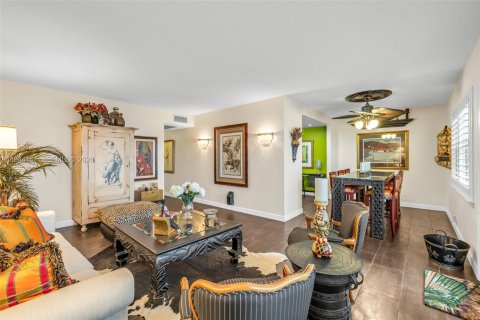 Condominio en venta en Deerfield Beach, Florida, 2 dormitorios, 92.9 m2 № 2003009 - foto 10