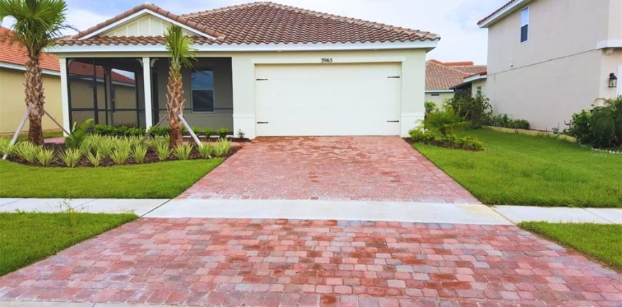 House in Kissimmee, Florida 3 bedrooms, 172.43 sq.m. № 1912284