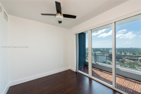Condo in Miami, Florida, 1 bedroom  № 1943664 - photo 14