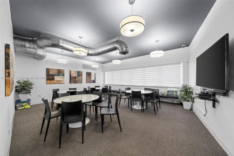Condominio en venta en Hallandale Beach, Florida, 2 dormitorios, 139.35 m2 № 2036461 - foto 30