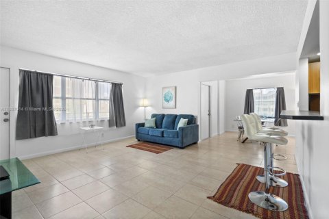 Condominio en venta en Hallandale Beach, Florida, 2 dormitorios, 139.35 m2 № 2036461 - foto 7