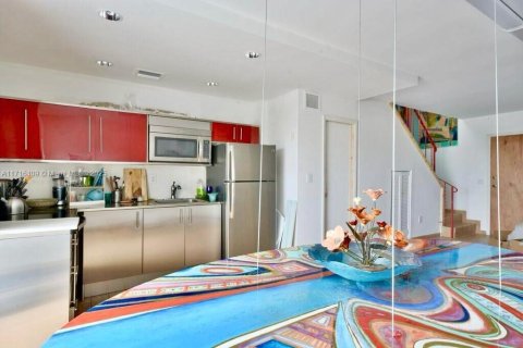 Condo in Miami, Florida, 2 bedrooms  № 1811192 - photo 11