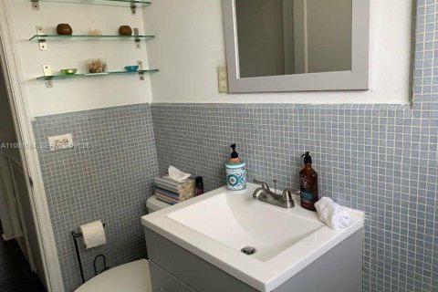 Снять в аренду кондоминиум в Майами, Флорида 2 спальни, 79.43м2, № 2080154 - фото 9