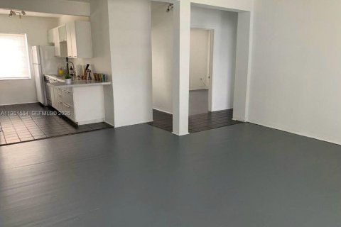 Снять в аренду кондоминиум в Майами, Флорида 2 спальни, 79.43м2, № 2080154 - фото 6