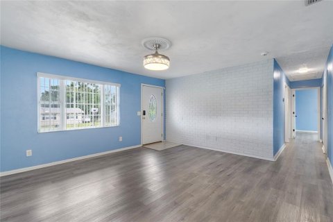House in Lake Alfred, Florida 3 bedrooms, 92.9 sq.m. № 1390414 - photo 4