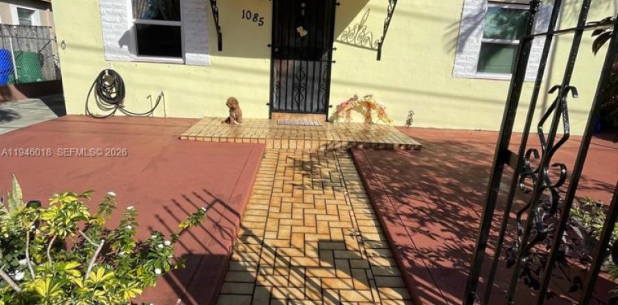 Дом в Майами, Флорида 3 спальни, 110.55м2 № 2005813