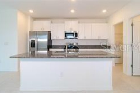 House in San Antonio, Florida 5 bedrooms, 221.94 sq.m. № 1916853 - photo 6