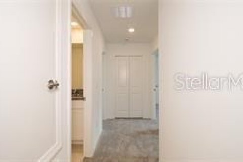 House in San Antonio, Florida 5 bedrooms, 221.94 sq.m. № 1916853 - photo 26