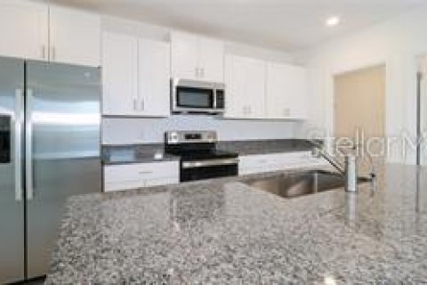 House in San Antonio, Florida 5 bedrooms, 221.94 sq.m. № 1916853 - photo 7