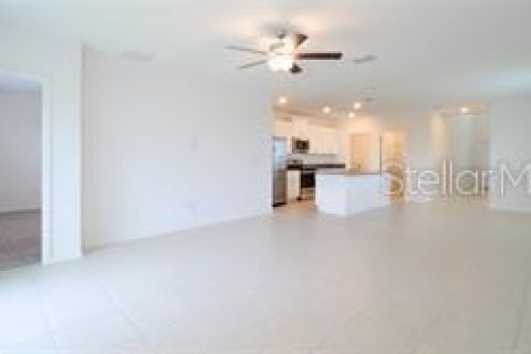 House in San Antonio, Florida 5 bedrooms, 221.94 sq.m. № 1916853 - photo 9
