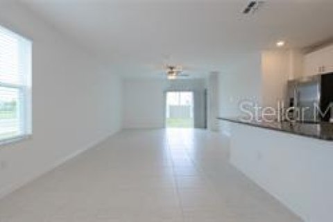 House in San Antonio, Florida 5 bedrooms, 221.94 sq.m. № 1916853 - photo 10