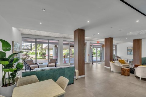 Condo in Marco Island, Florida, 2 bedrooms  № 2001149 - photo 29