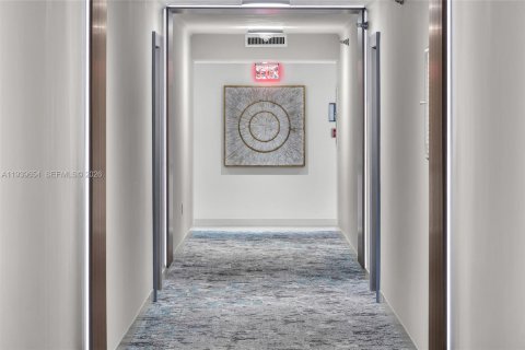 Condo in Marco Island, Florida, 2 bedrooms  № 2001149 - photo 24