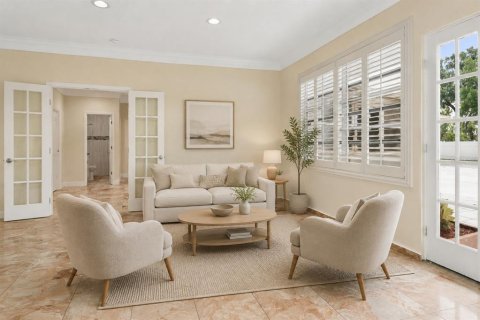 House in Tampa, Florida 5 bedrooms, 255.11 sq.m. № 2285612 - photo 4