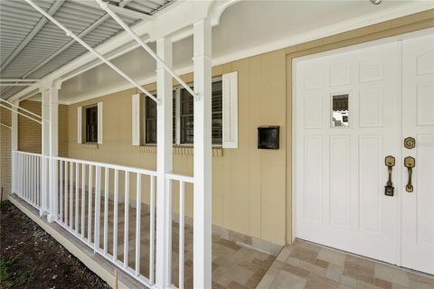 House in Tampa, Florida 5 bedrooms, 255.11 sq.m. № 2285612 - photo 28