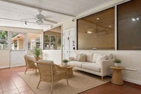 House in Tampa, Florida 5 bedrooms, 255.11 sq.m. № 2285612 - photo 25