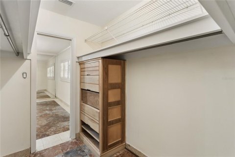 House in Tampa, Florida 5 bedrooms, 255.11 sq.m. № 2285612 - photo 22