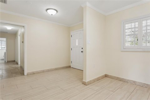 House in Tampa, Florida 5 bedrooms, 255.11 sq.m. № 2285612 - photo 7