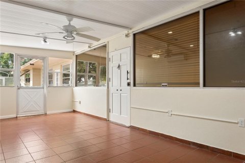 House in Tampa, Florida 5 bedrooms, 255.11 sq.m. № 2285612 - photo 26