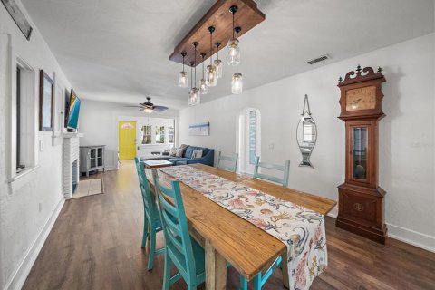 Купить виллу или дом в Сарасота, Флорида 8 комнат, 93.65м2, № 2434870 - фото 4