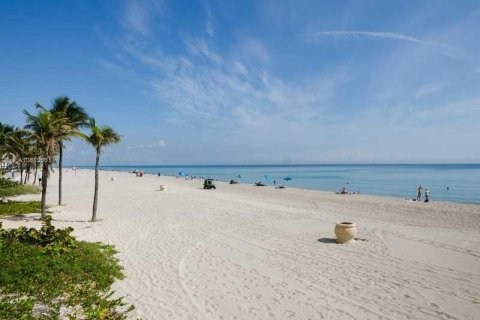 Copropriété à louer à Hollywood, Floride: 44.78 m2 № 2056109 - photo 21