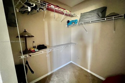 Touwnhouse à louer à Homestead, Floride: 3 chambres, 141.12 m2 № 1931055 - photo 2