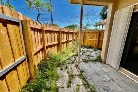Touwnhouse à louer à Homestead, Floride: 3 chambres, 141.12 m2 № 1931055 - photo 13