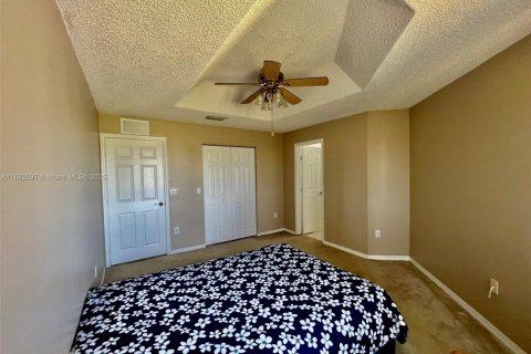 Touwnhouse à louer à Homestead, Floride: 3 chambres, 141.12 m2 № 1931055 - photo 17