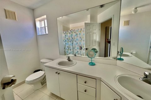 Touwnhouse à louer à Homestead, Floride: 3 chambres, 141.12 m2 № 1931055 - photo 15