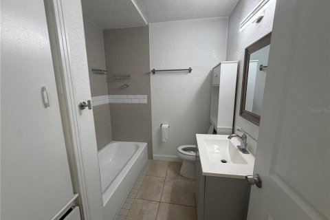 Villa ou maison à louer à Tampa, Floride: 3 chambres, 123.65 m2 № 2415503 - photo 7