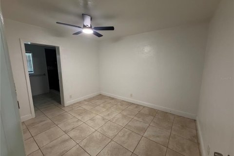 Villa ou maison à louer à Tampa, Floride: 3 chambres, 123.65 m2 № 2415503 - photo 9