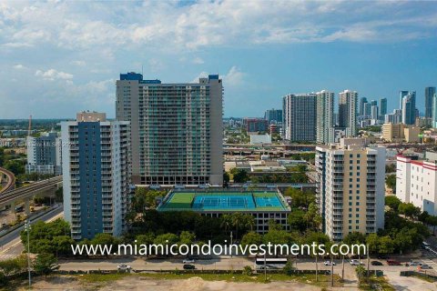 Copropriété à vendre à Miami, Floride: 1 chambre, 55.09 m2 № 1706019 - photo 1