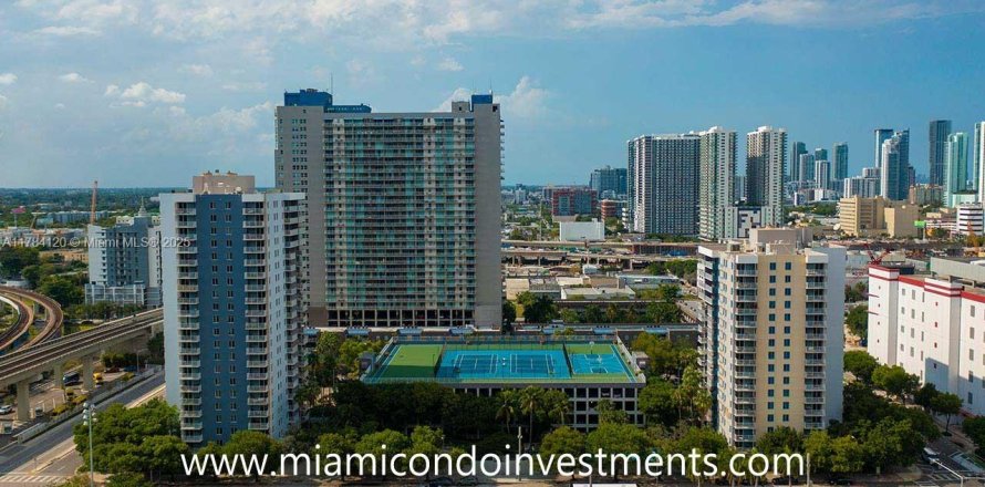 Condominio en Miami, Florida, 1 dormitorio № 1706019