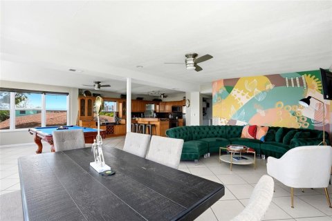 Commercial property in Indian Rocks Beach, Florida 7 bedrooms, 317.54 sq.m. № 2098084 - photo 8