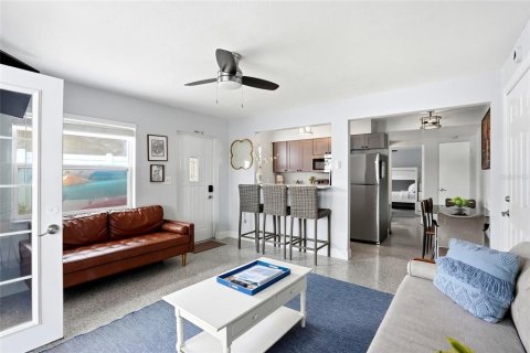 Commercial property in Indian Rocks Beach, Florida 7 bedrooms, 317.54 sq.m. № 2098084 - photo 19