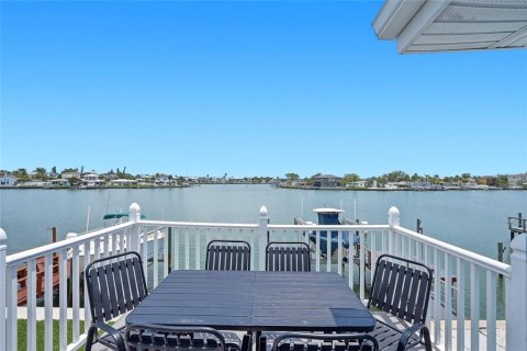 Commercial property in Indian Rocks Beach, Florida 7 bedrooms, 317.54 sq.m. № 2098084 - photo 12