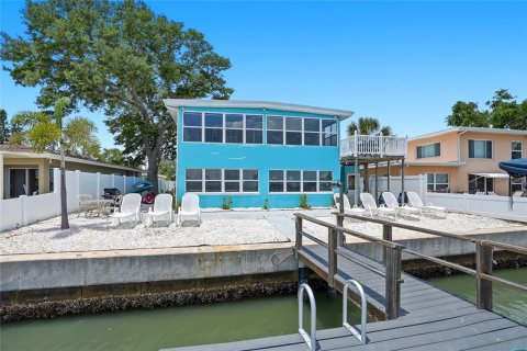 Commercial property in Indian Rocks Beach, Florida 7 bedrooms, 317.54 sq.m. № 2098084 - photo 3