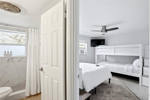 Commercial property in Indian Rocks Beach, Florida 7 bedrooms, 317.54 sq.m. № 2098084 - photo 26