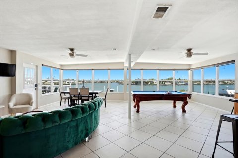 Commercial property in Indian Rocks Beach, Florida 7 bedrooms, 317.54 sq.m. № 2098084 - photo 7