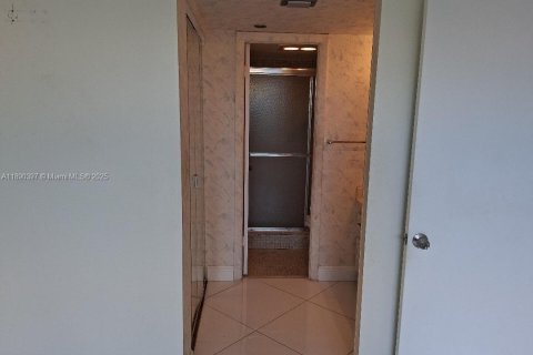 Купить кондоминиум в Пемброк-Пайнс, Флорида 2 спальни, № 2054968 - фото 13